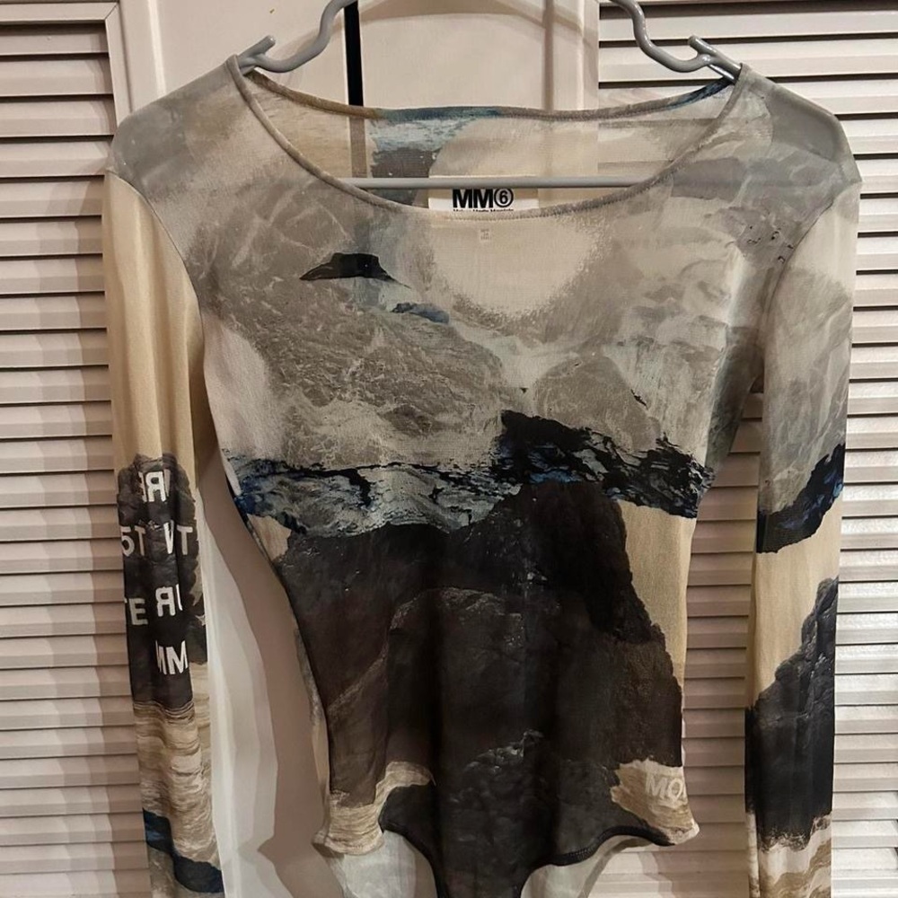 MM6 Maison Martin Margiela Artistic Print Long Sleeve Top - Gray and Cream